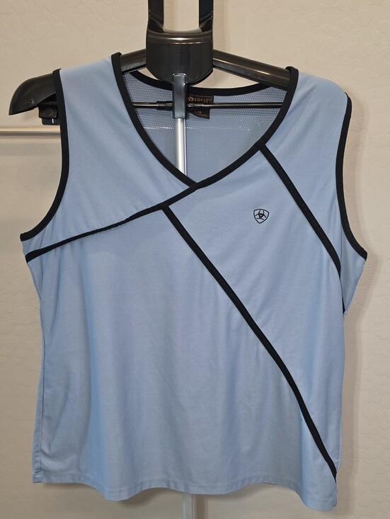 Ariat Tops - Ariat Women's V-Neck Sleeveless Activewear Top
